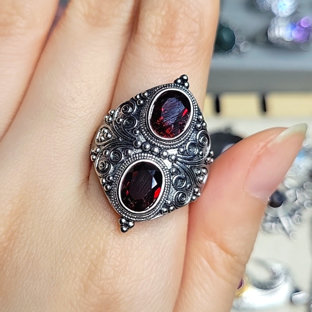 Garnet Pointy Ring sz9 adjustable
